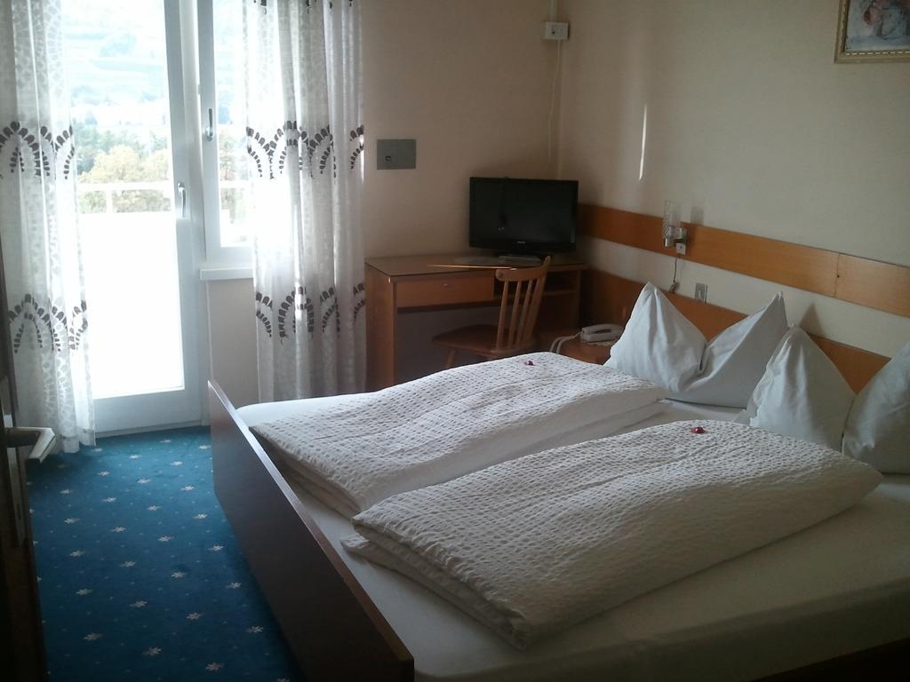 Hotel Lux Мерано Стая снимка
