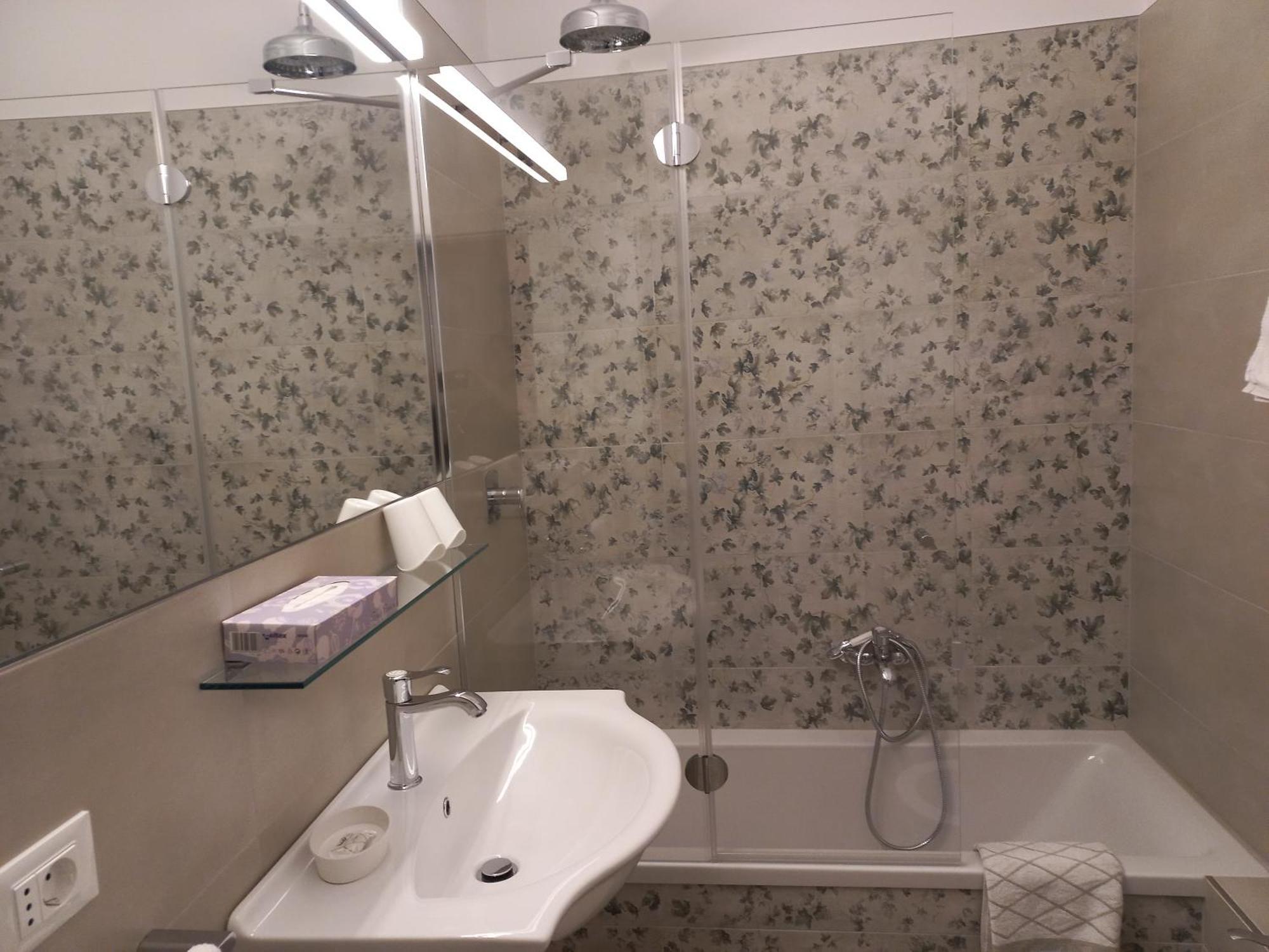 Hotel Lux Мерано Стая снимка
