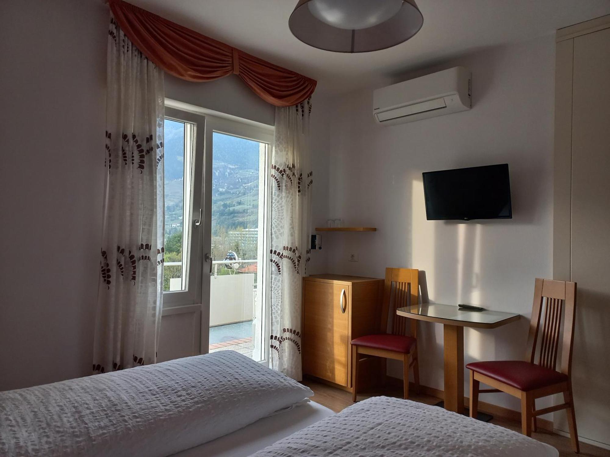 Hotel Lux Мерано Стая снимка