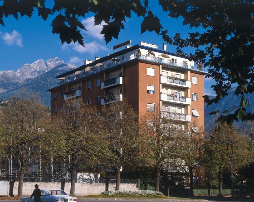 Hotel Lux Мерано Екстериор снимка