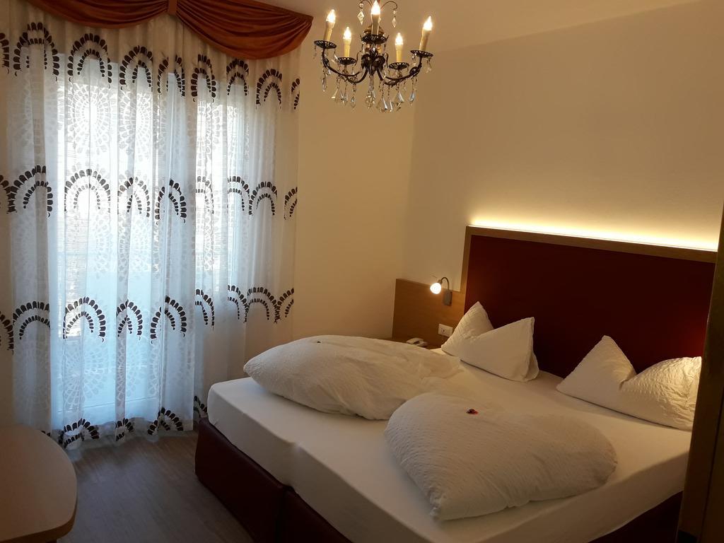 Hotel Lux Мерано Екстериор снимка